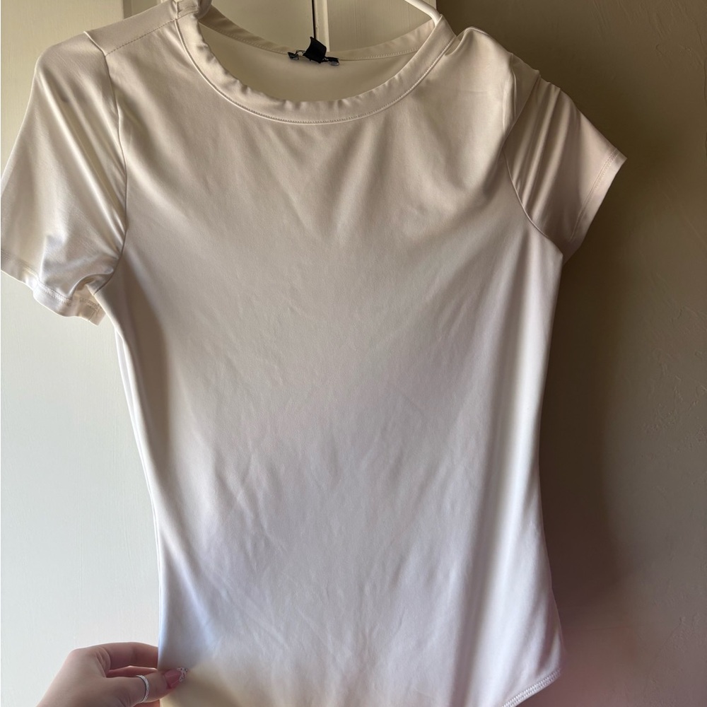 Fitted Cream Short Sleeve T-Shirt with Crew Neck